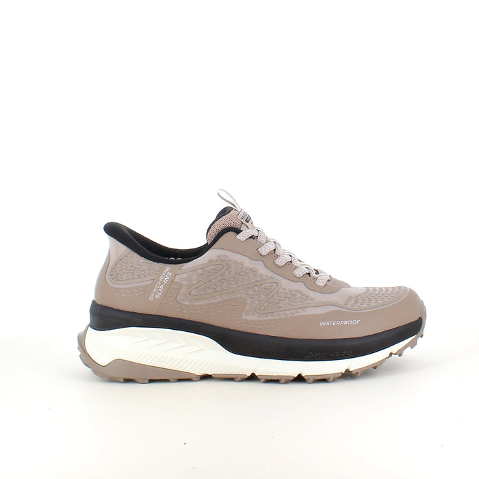 Beige Skechers vattentäta slip-in skor med Memory Foam och god stötdämpning