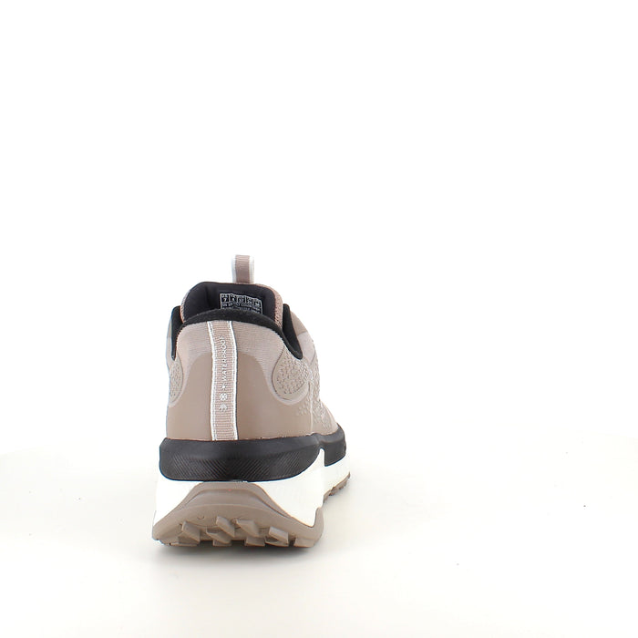 Beige Skechers vattentäta slip-in skor med Memory Foam och god stötdämpning