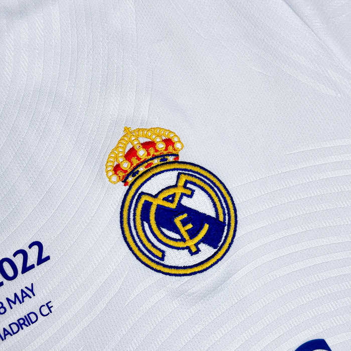 Real Madrid 2021/22 Local