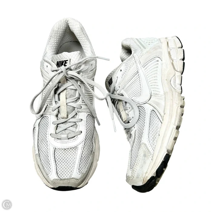 Shoes Athletic By Nike In Grey, Size: 8.5
