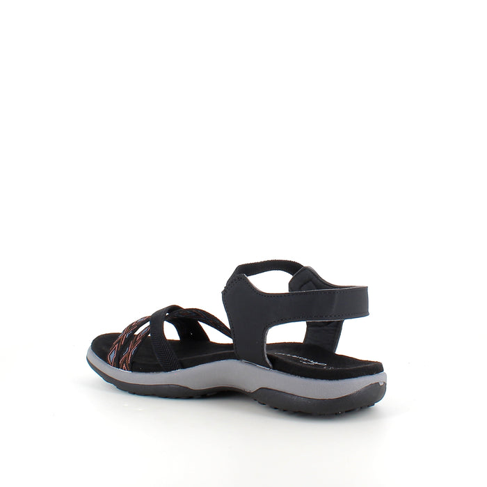 Svart sandal med elastiska remmar och velcro – klassisk och användbar