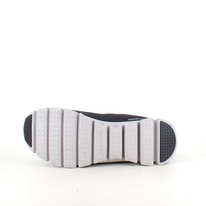 Svarta Skechers Glide-Step – vattentäta skor med smidig Slip-ins-passform
