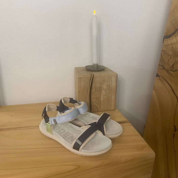 Woden sandal Moonstone Multi i blå, gröna och beige nyanser